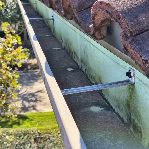 Clean Gutters